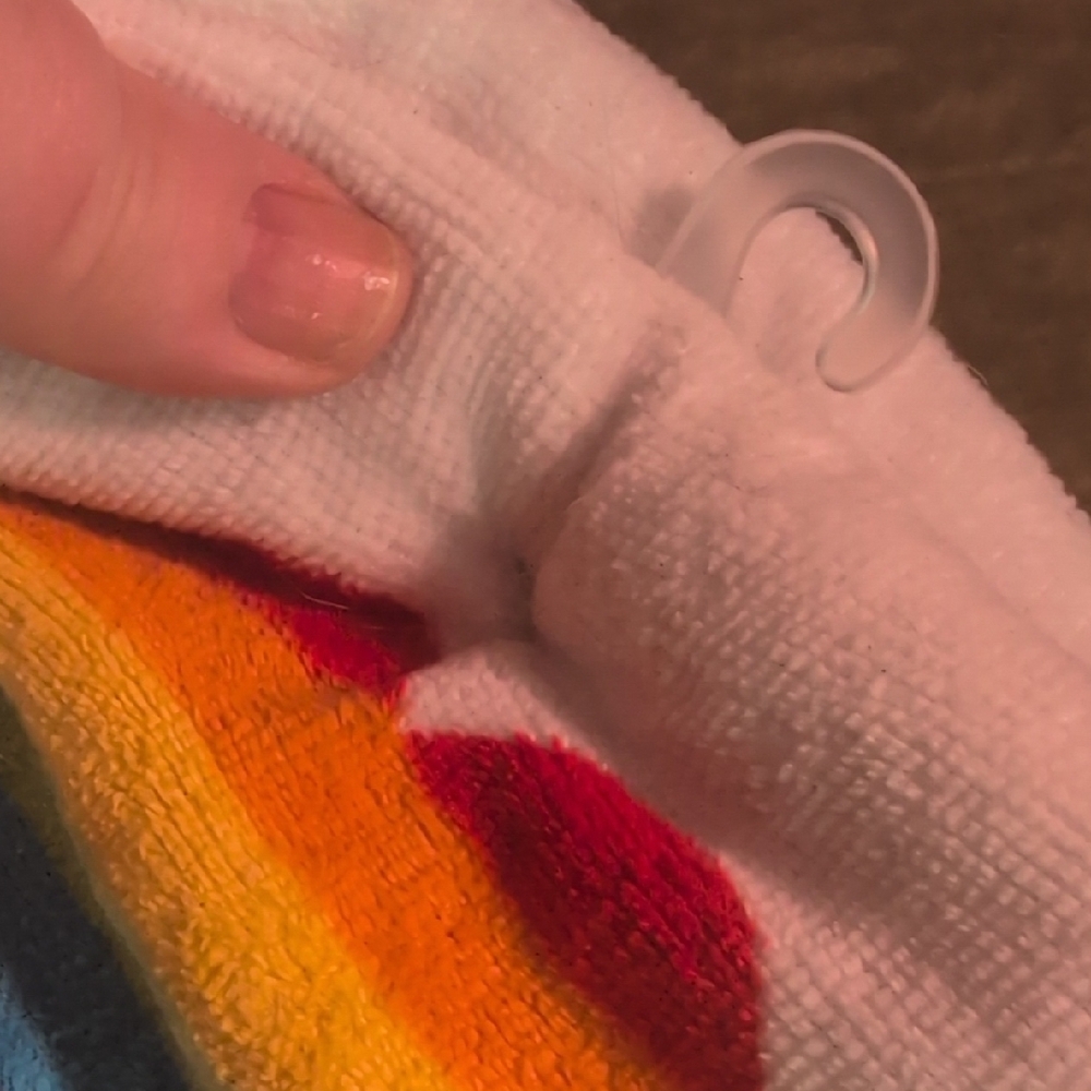 NEW Christian Siriano Rainbow Heart Handtowels - Picture 2 of 3
